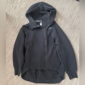 Small Women’s Nike Tech